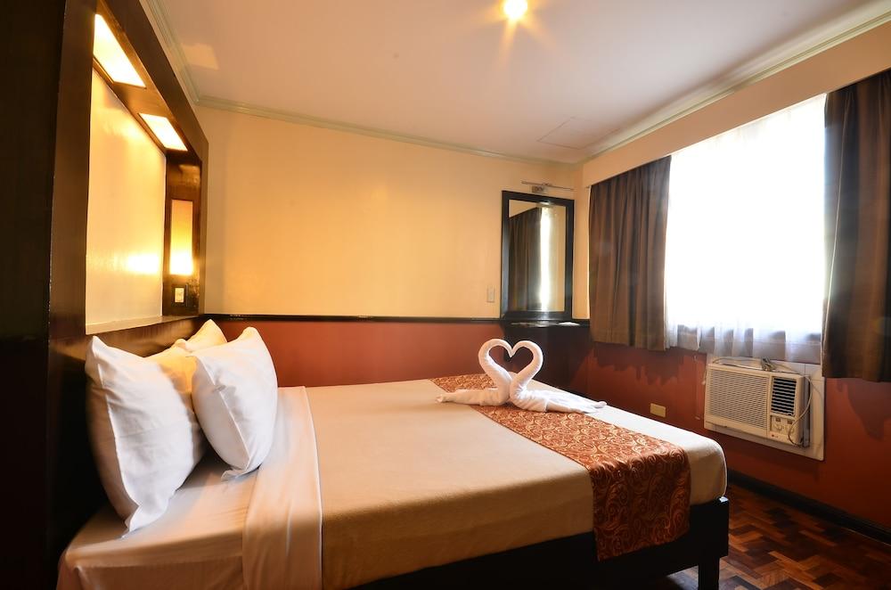 Fernandina 88 Suites Hotel ケソンシティ エクステリア 写真