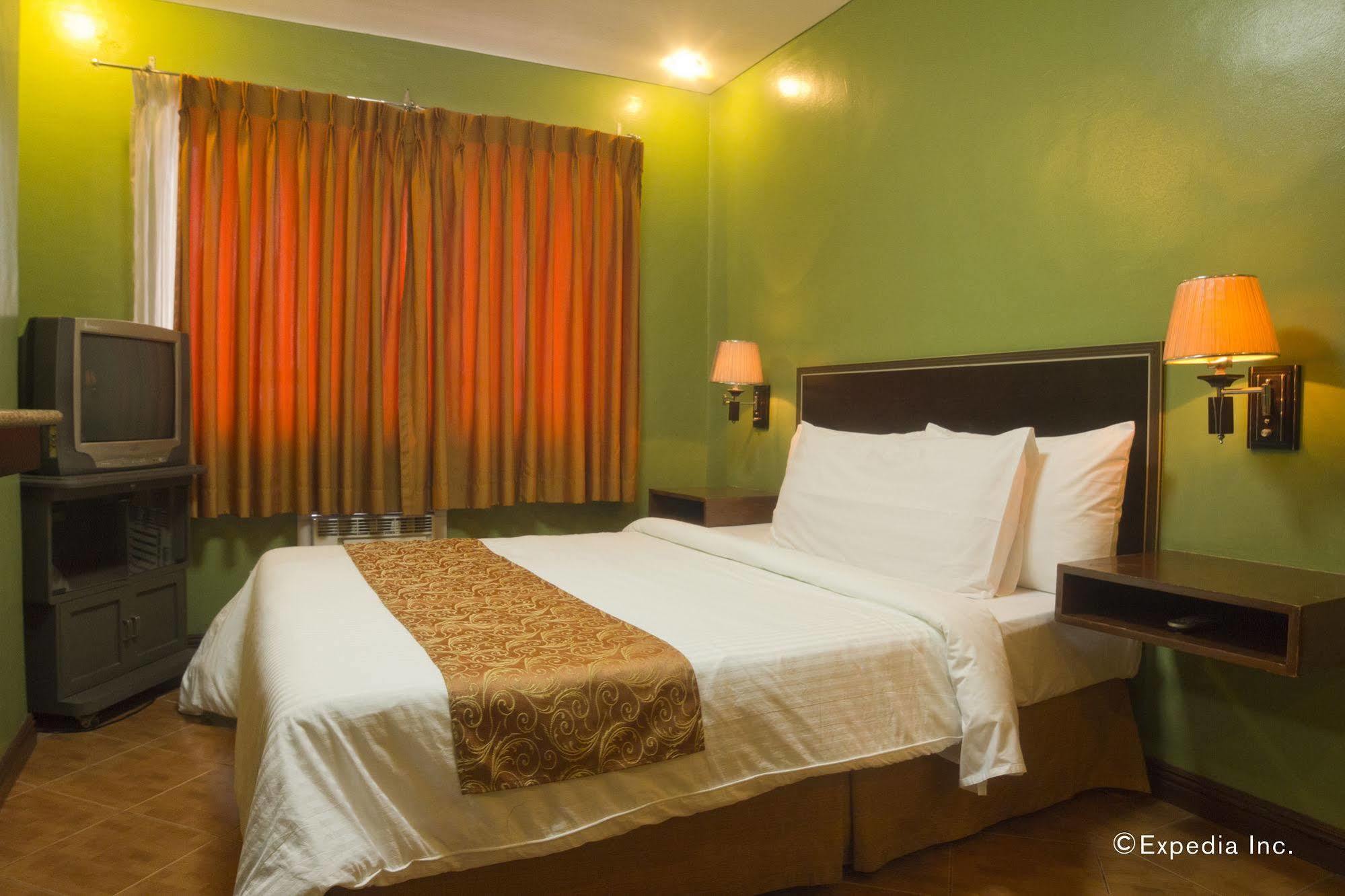 Fernandina 88 Suites Hotel ケソンシティ エクステリア 写真