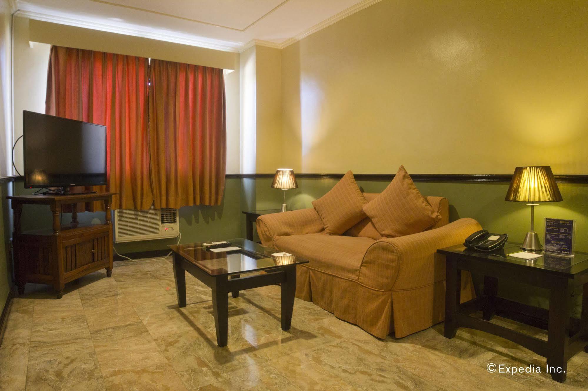 Fernandina 88 Suites Hotel ケソンシティ エクステリア 写真