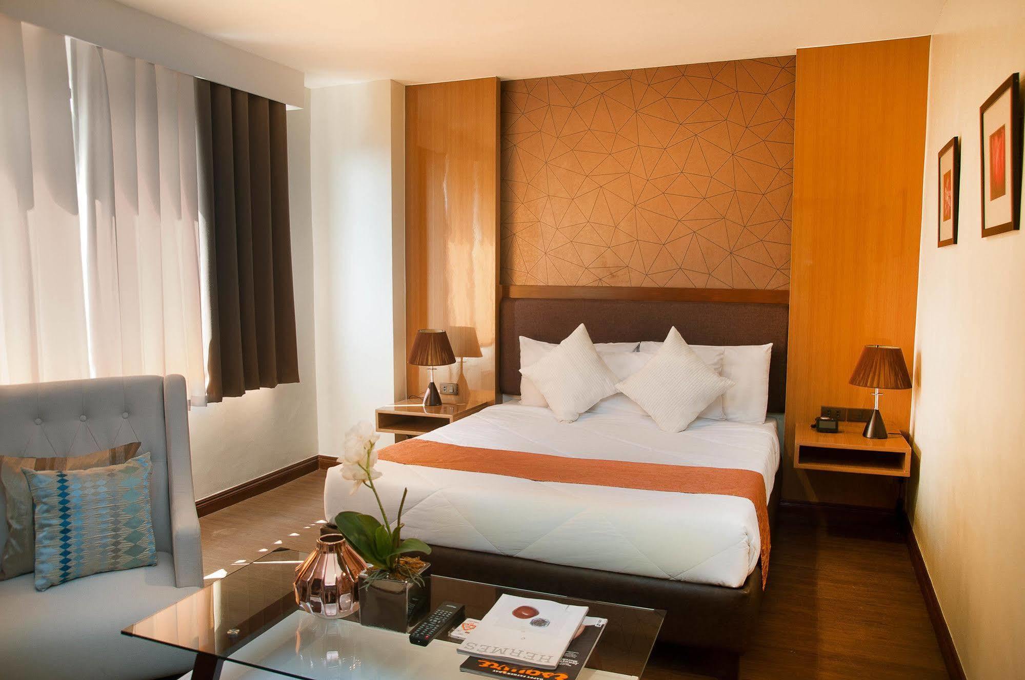Fernandina 88 Suites Hotel ケソンシティ エクステリア 写真