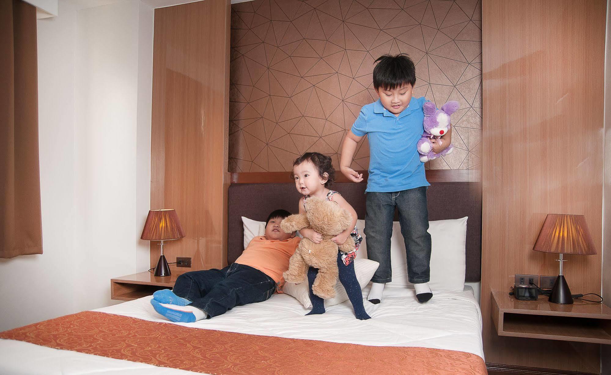 Fernandina 88 Suites Hotel ケソンシティ エクステリア 写真