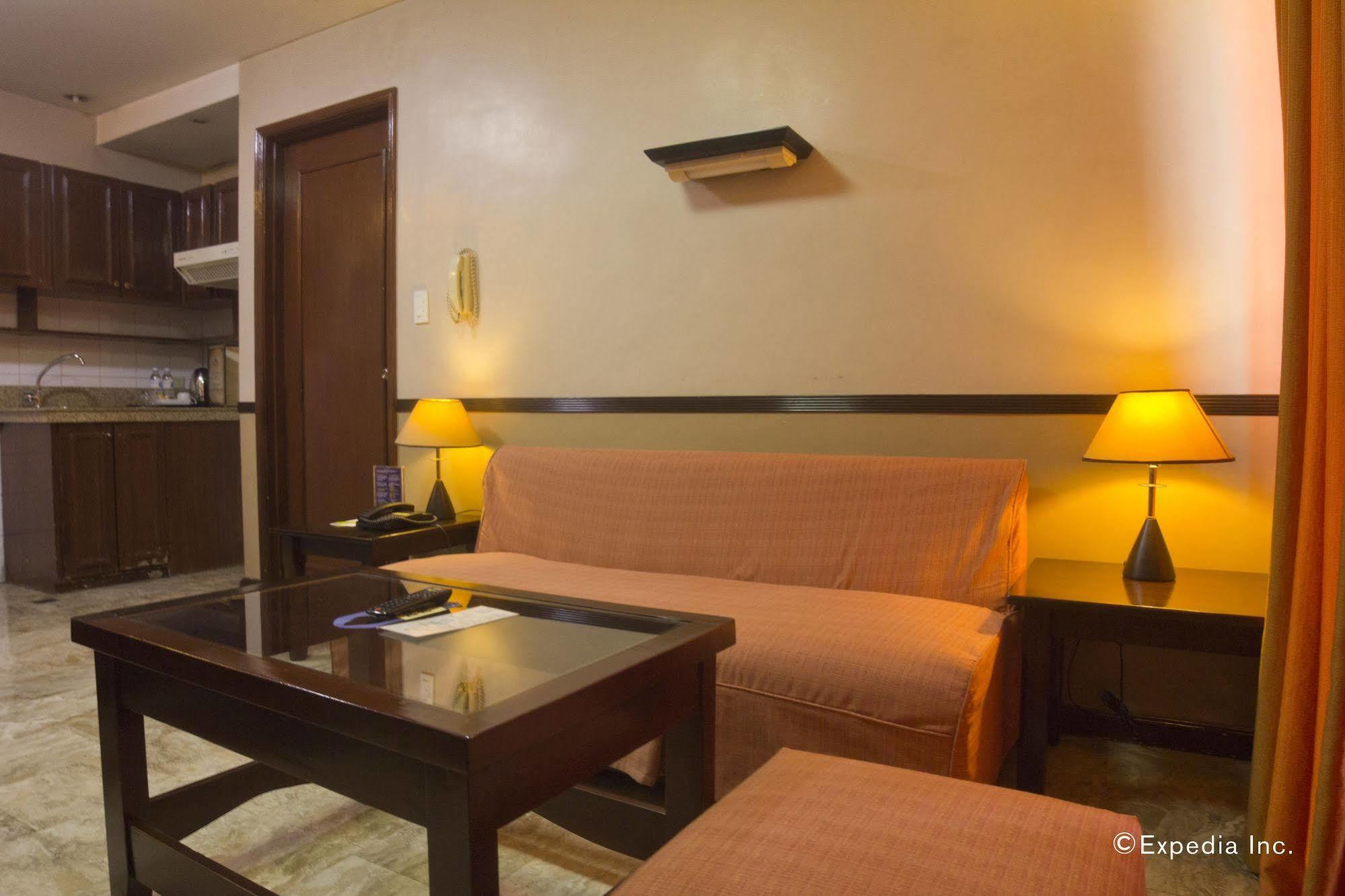 Fernandina 88 Suites Hotel ケソンシティ エクステリア 写真