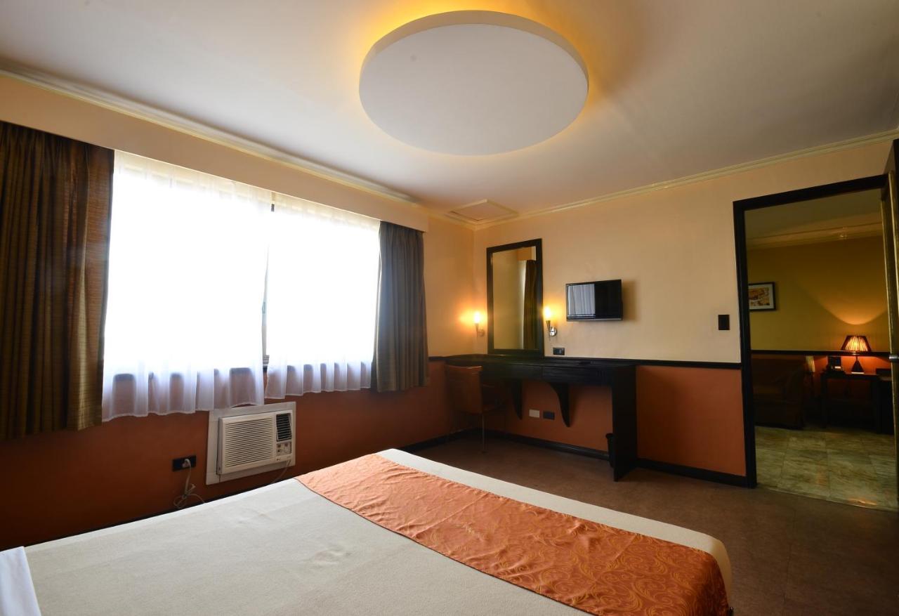 Fernandina 88 Suites Hotel ケソンシティ エクステリア 写真